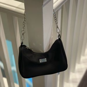 Black shoulder purse